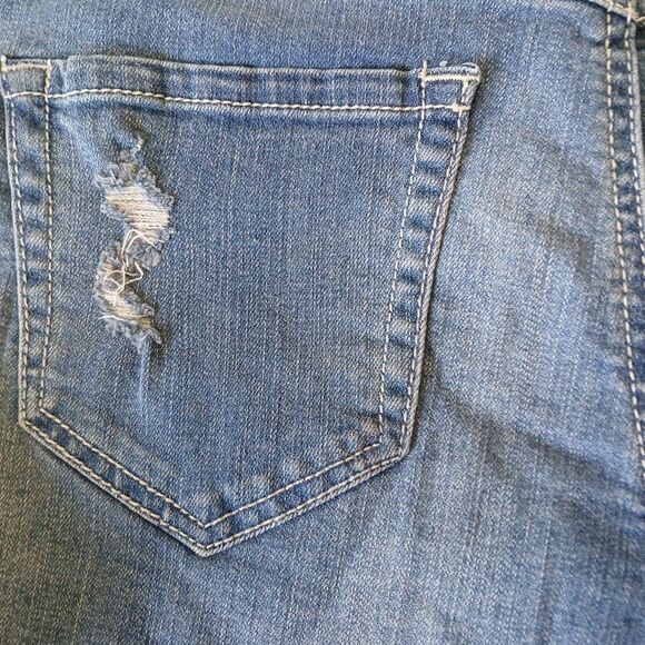 Lauren Conrad Embroidered Daisy Jean Short Shorts Distressed Cuttoff Design W 12 - Picture 14 of 16